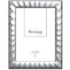 Portafoto Beltrami New York BEL1163N/4L Realizzato in argento laminato, collezione New York, retro legno. Misura cornice cm 13x18.
