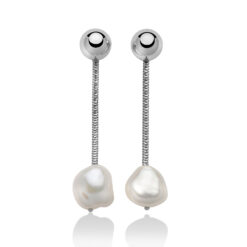 Orecchini donna Miluna Miss Italia PER2404 Realizzato in argento, 925/1000. 2 perle vere oriente Barocca Lunghezza orecchini: 3,50cm. Colore: Bianco. Dimensione perla: 10-11mm.