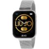 Orologio Unisex Liujo Smartwatch Voice SWLJ051 Lo smartwatch possiede l'avviso di chiamata e notifica, la cassa è in alluminio di dimensione 42 x 37 x 13 mm. Il cinturino in metallo. La resistenza all'acqua è di ip67. La versione bluetooth è di tipo bt 5.1. La batteria è di tipo 230 mah li-polymer. I sistemi compatibili sono android5.0+-ios9.0+. La distanza di comunicazione è di circa 10 metri. Le altre funzioni sono pedometro, wrist sense, cronometro, frequenza cardiaca, pressione sanguigna, ossigenazione, timer, sleep monitor, sveglia, sedentary reminder, sport, avviso bere, music remote contol, meteo, scatto, ricerca smartphone, sfondo personalizzabile.
