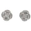 Orecchini donna in Oro 18KT e Diamanti Punto Luce ORBR23 Questo gioiello fa parte del brand “Taormina gioielli” ovvero di tutta quella merce in Oro 18kt, realizzata o venduta nel nostro store! La vendita di gioielli in Oro 18kt è uno dei nostri punti forti da molti anni, tutta la nostra merce è accompagnata dal certificato di garanzia, il punzone 750. Peso totale del gioiello: 5,30gr. Misura del gioiello: 1,20cm. Caratura Brillanti: 0,58ct. Colore Brillanti: F. Purezza Brillanti: VS1. Chiusura orecchini: Perno e farfalla. Garanzia: Laboratorio orafo Taormina Gioielli. Confezione: Regalo, intestata Taormina Gioielli.