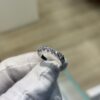 Veretta Uomo in Oro18KT e Diamanti Naturali  Questo gioiello fa parte del brand “Taormina Gioielli” ovvero di tutta quella merce montata e assemblata nel nostro laboratorio orafo. Ogni gioiello creato da noi, è accompagnato dal proprio certificato di garanzia, che va a certificare l’eccellenza e l’efficienza dei materiali impiegati per lo sviluppo del gioiello, come le caratteristiche delle pietre preziose e il titolo dell’oro. Numero Pietre: 7. Caratura Brillanti: 0,54ct. Colore Brillanti: F. Purezza Brillanti: VS1. Garanzia: Laboratorio orafo Taormina Gioielli. Confezione: Regalo, intestata Taormina Gioielli.